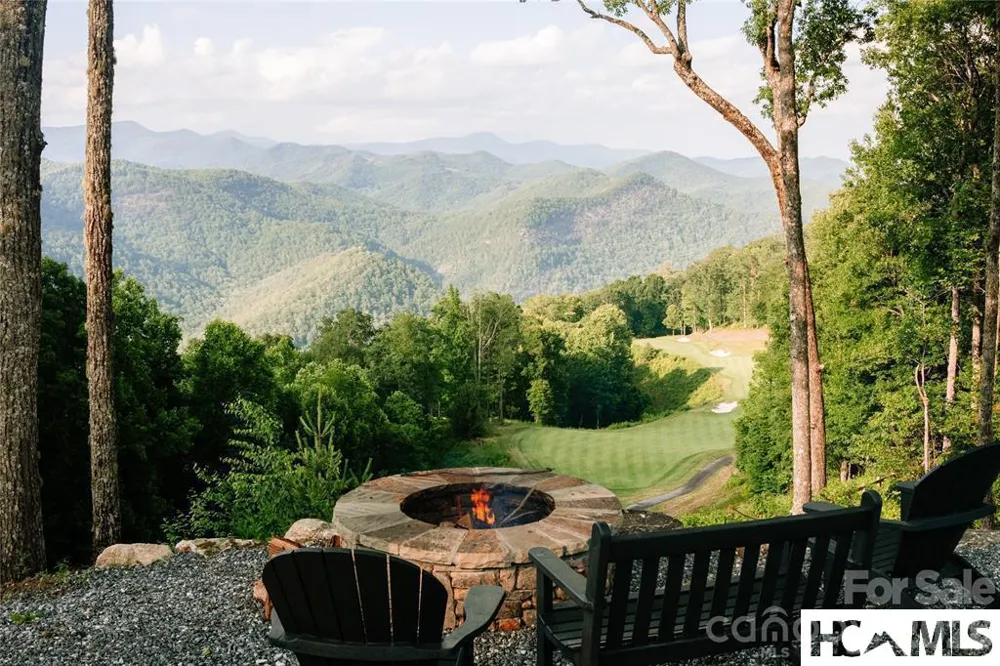 762 Scarlet Oak Road Tuckasegee, NC 28783