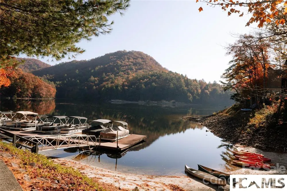 762 Scarlet Oak Road Tuckasegee, NC 28783
