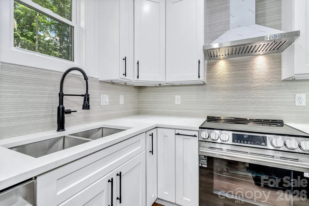 80 Goldenwood Lane Mills River, NC 28759