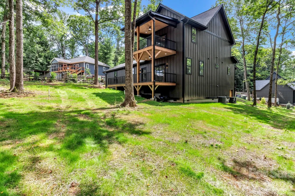 80 Goldenwood Lane Mills River, NC 28759