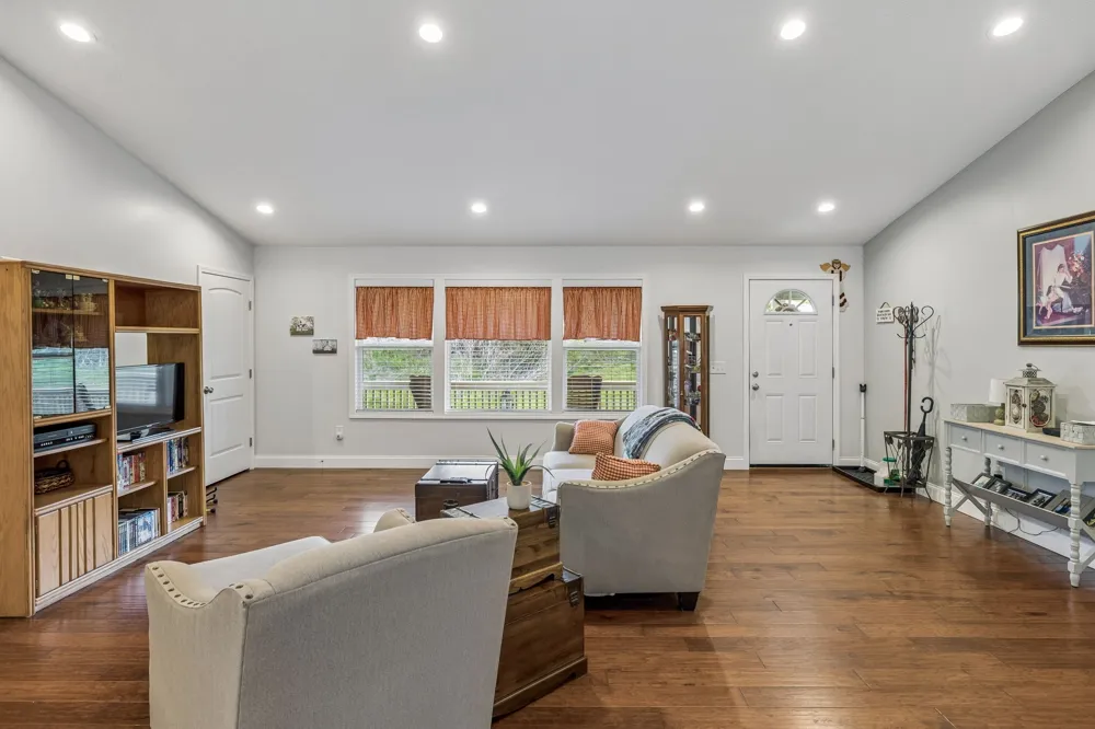 2 Hickman Creek Rd Hickman, TN 38567