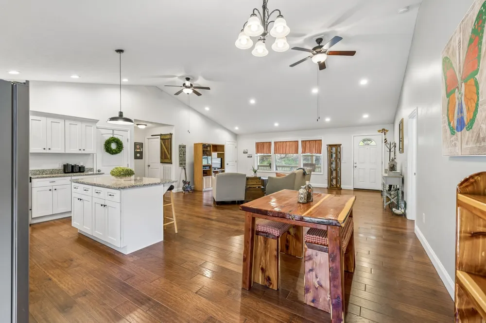 2 Hickman Creek Rd Hickman, TN 38567