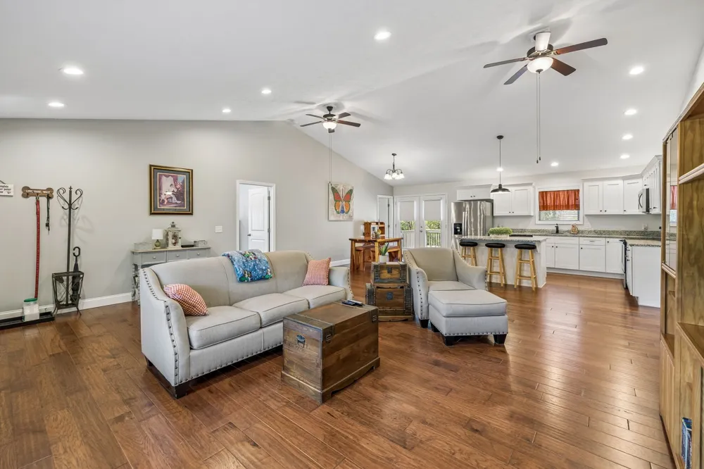 2 Hickman Creek Rd Hickman, TN 38567