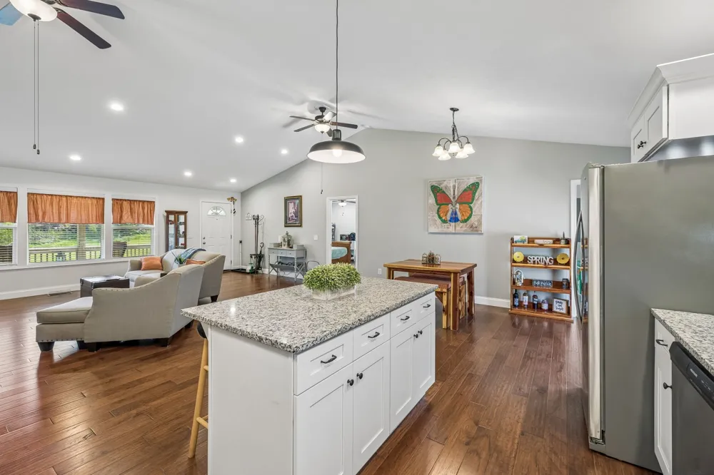 2 Hickman Creek Rd Hickman, TN 38567