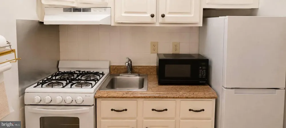 1 SCOTT CIRCLE NW #6 Washington, DC 20036