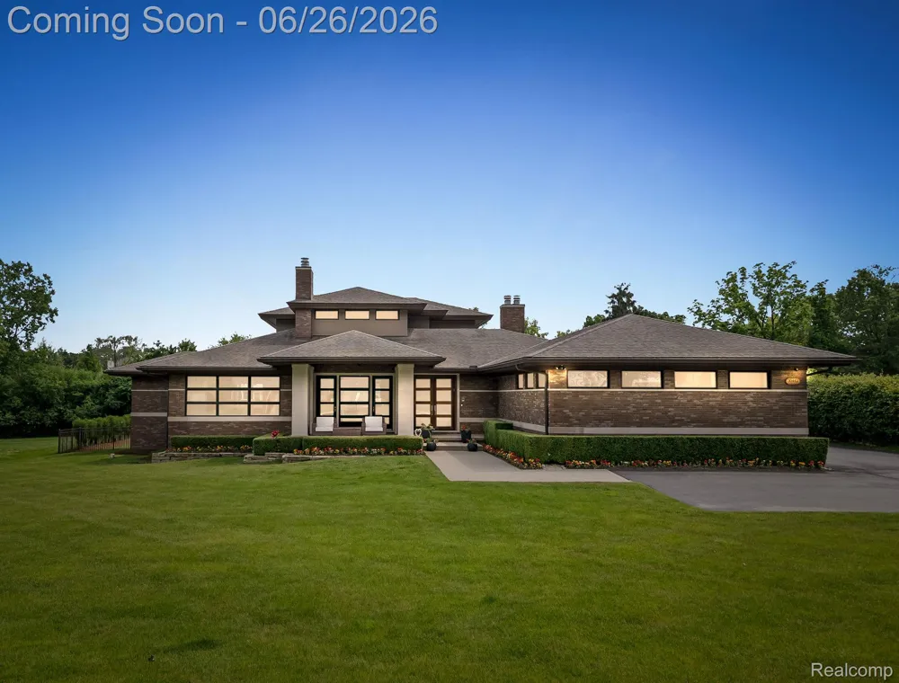30442 S Greenbriar Road Franklin Village, MI 48025