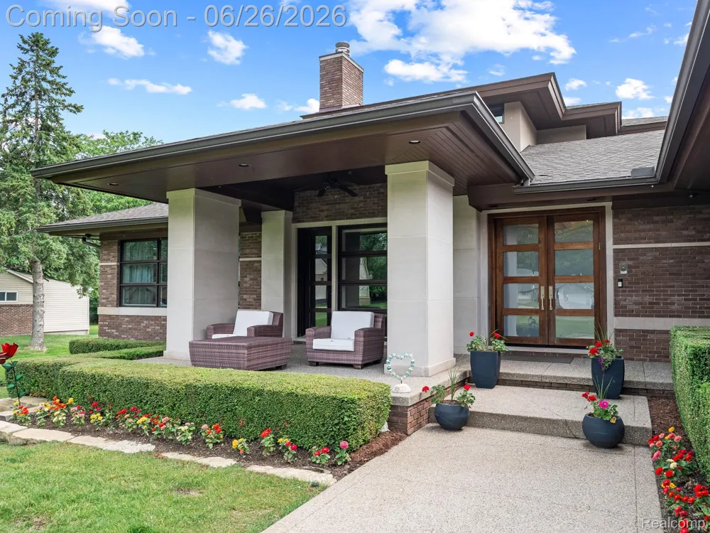 30442 S Greenbriar Road Franklin Village, MI 48025