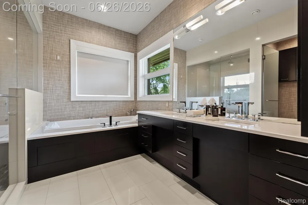 30442 S Greenbriar Road Franklin Village, MI 48025