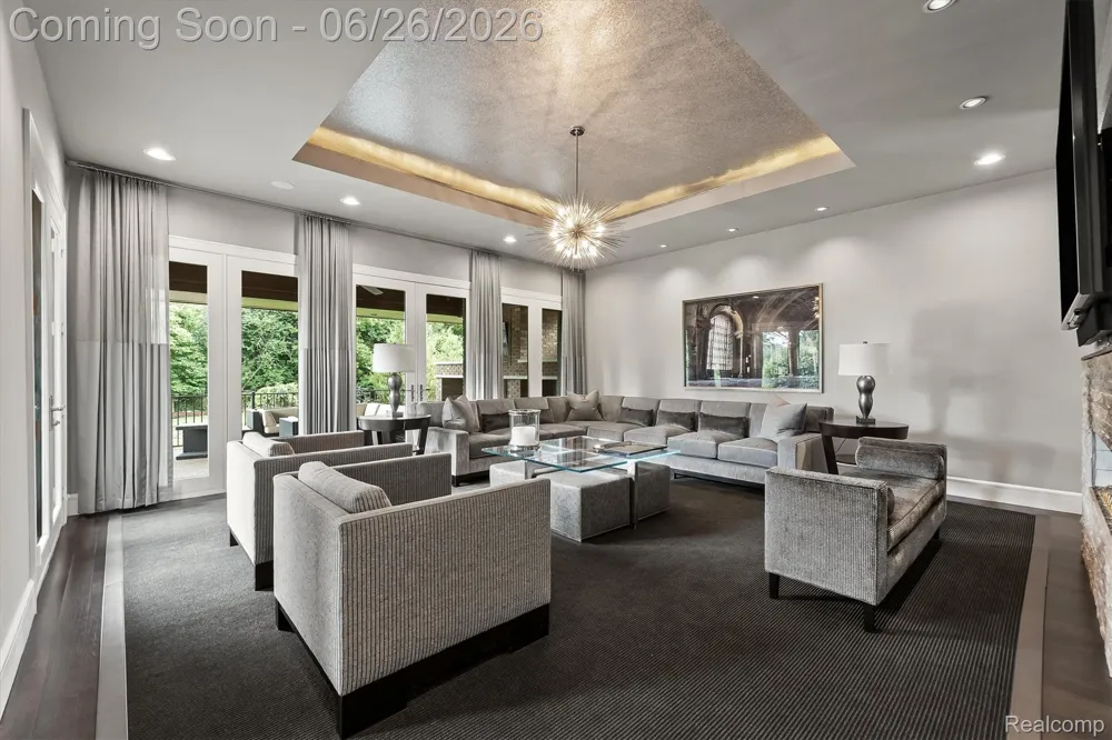 30442 S Greenbriar Road Franklin Village, MI 48025