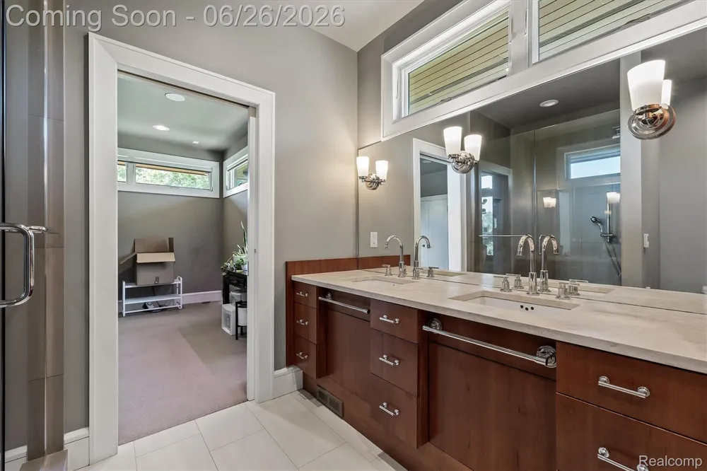 30442 S Greenbriar Road Franklin Village, MI 48025