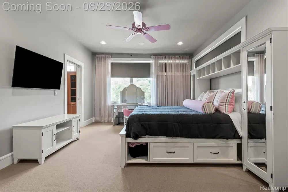 30442 S Greenbriar Road Franklin Village, MI 48025