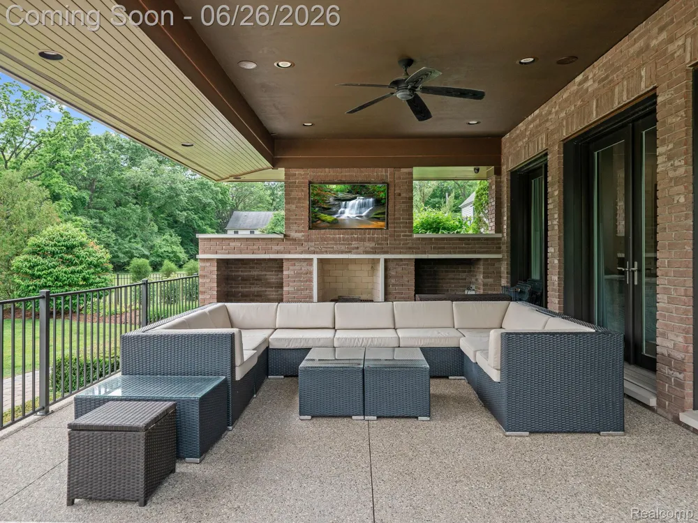 30442 S Greenbriar Road Franklin Village, MI 48025