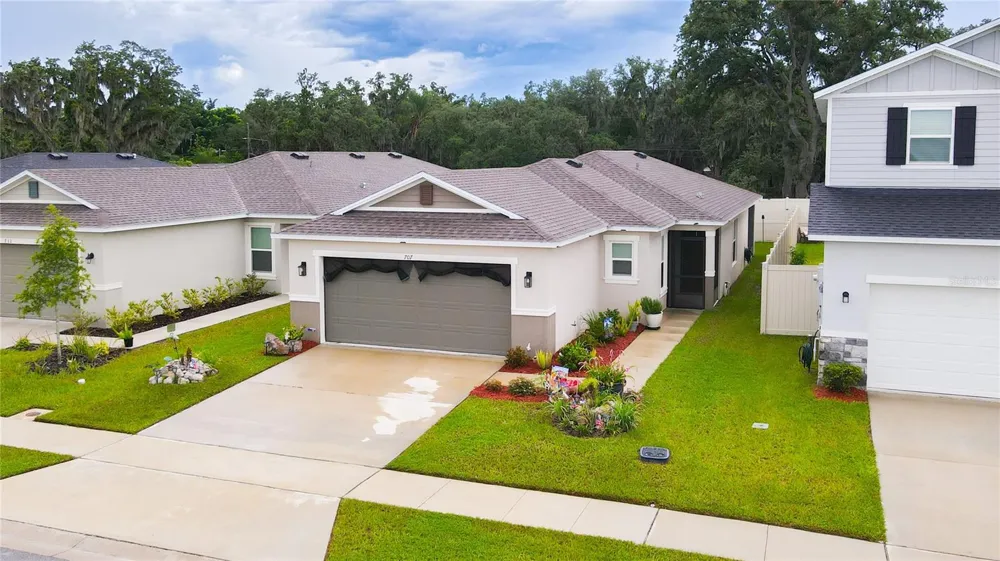 707 CHESTNUT LANE Auburndale, FL 33823