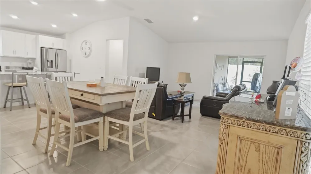 707 CHESTNUT LANE Auburndale, FL 33823