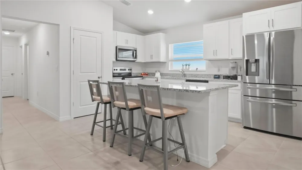 707 CHESTNUT LANE Auburndale, FL 33823
