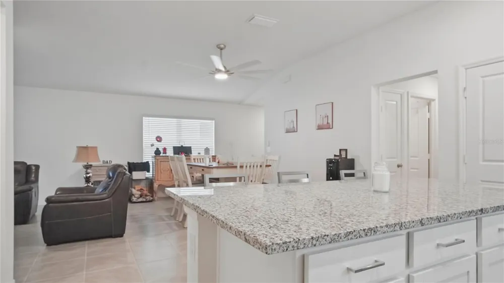 707 CHESTNUT LANE Auburndale, FL 33823