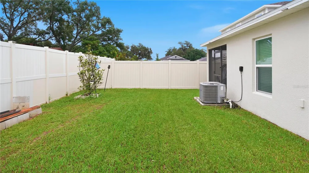 707 CHESTNUT LANE Auburndale, FL 33823