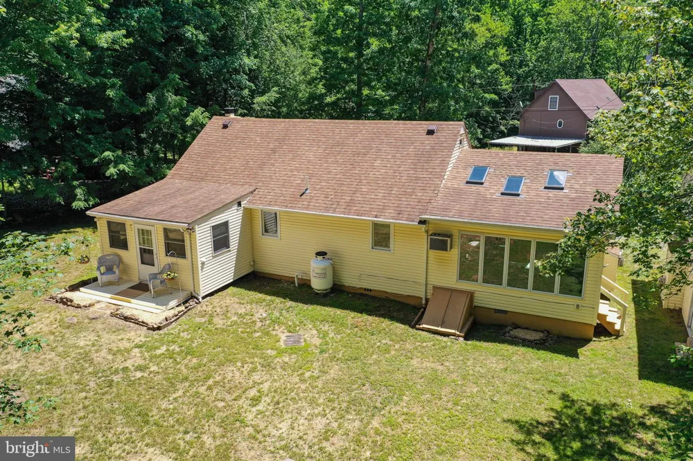 74 LAKE White Haven, PA 18661