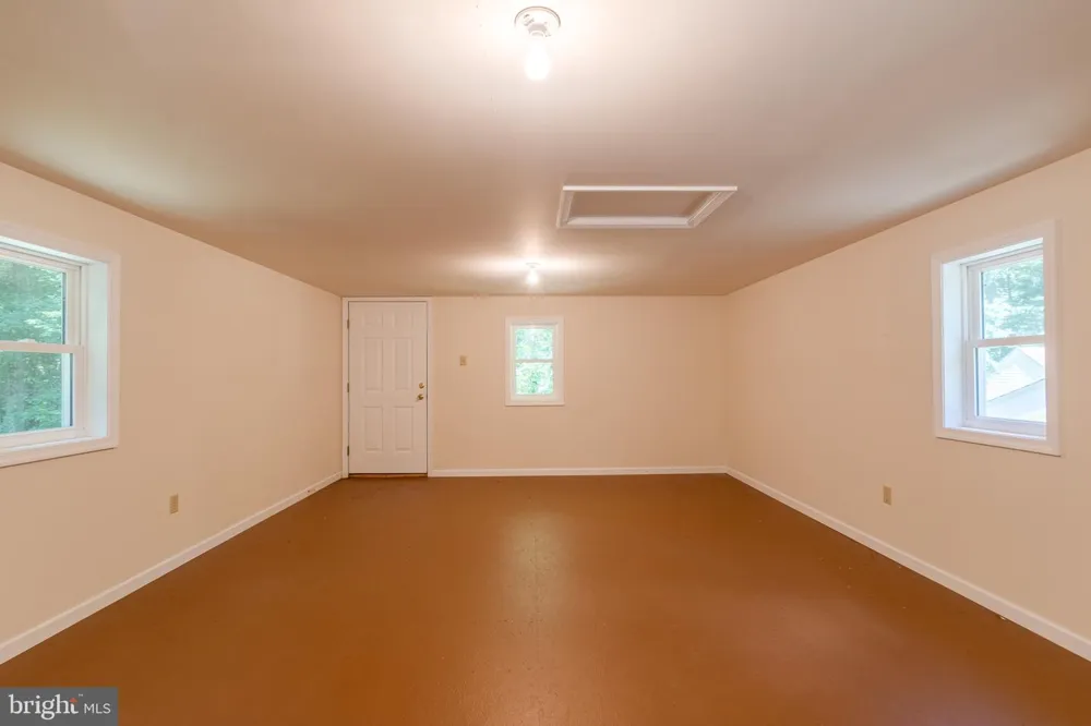 74 LAKE White Haven, PA 18661