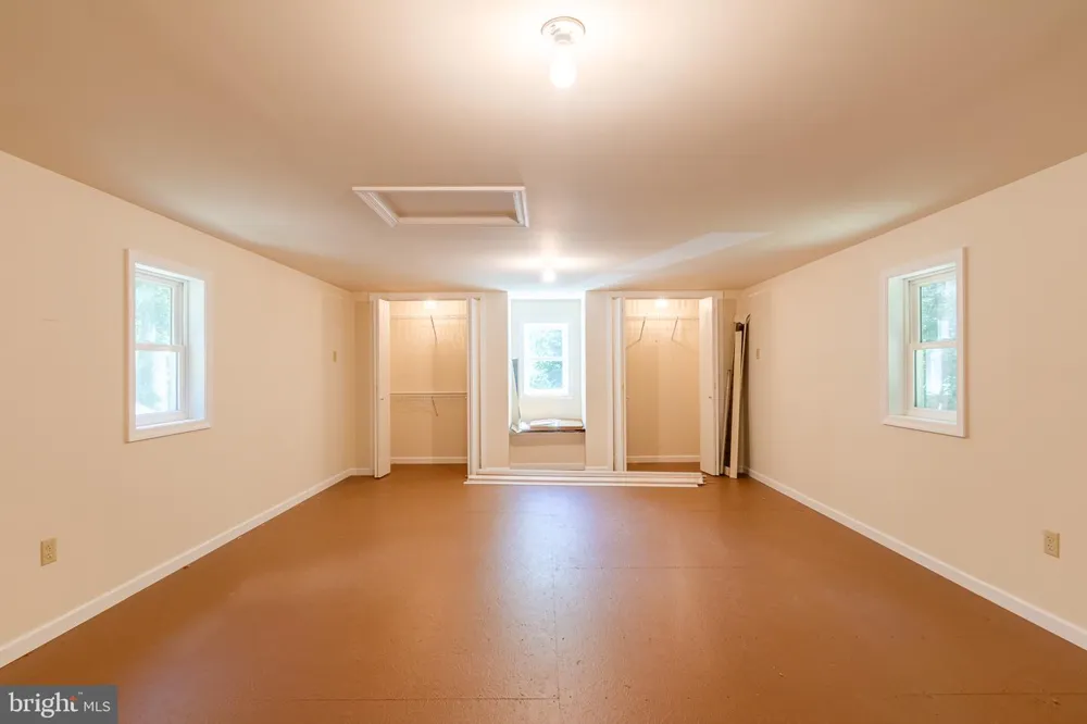 74 LAKE White Haven, PA 18661