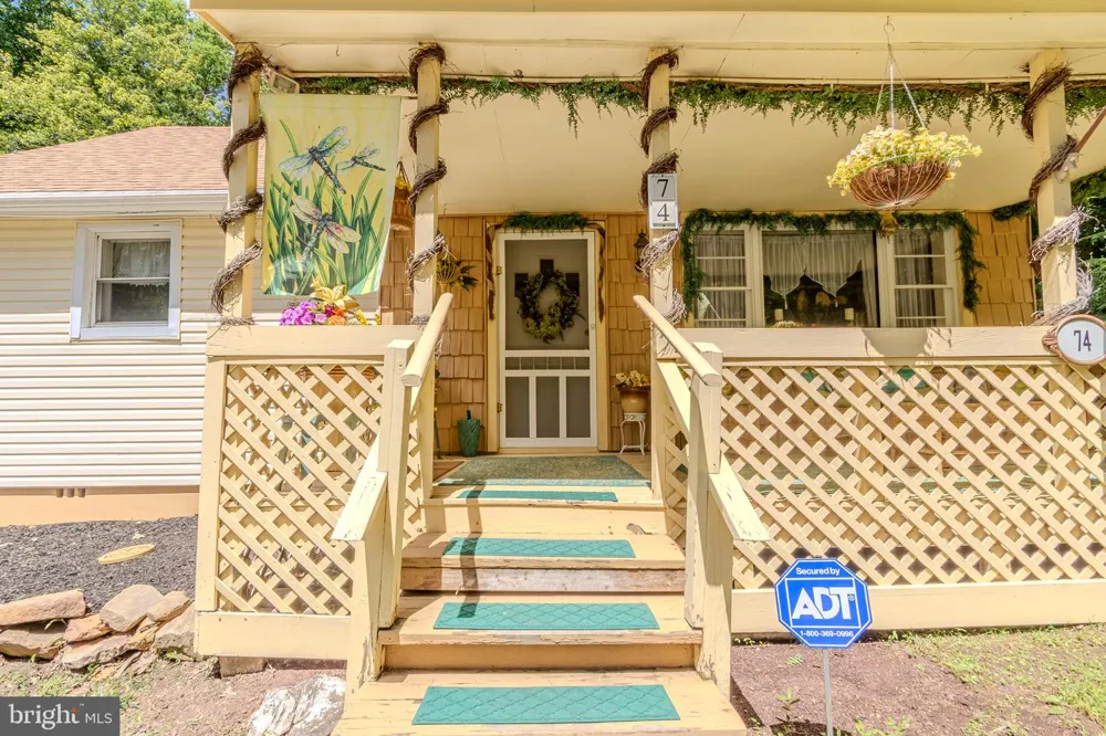 74 LAKE White Haven, PA 18661
