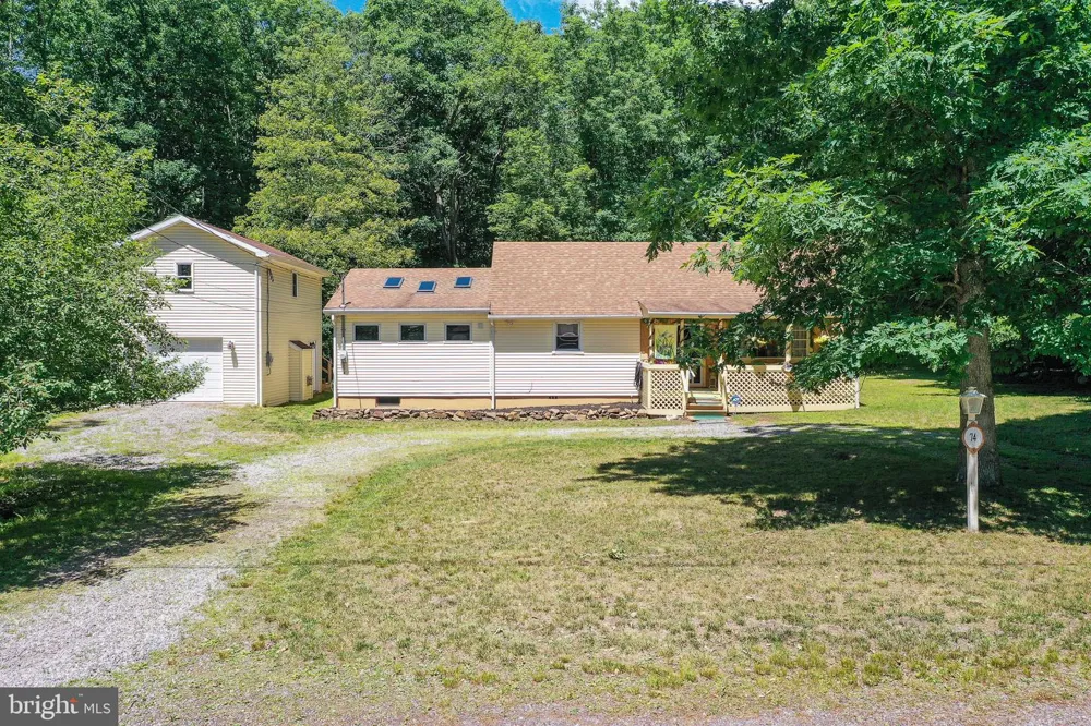 74 LAKE White Haven, PA 18661