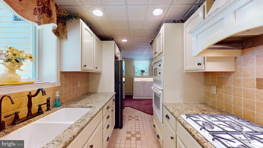 74 LAKE White Haven, PA 18661