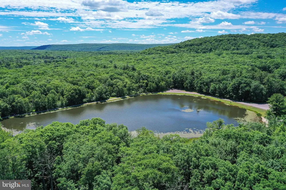 74 LAKE White Haven, PA 18661