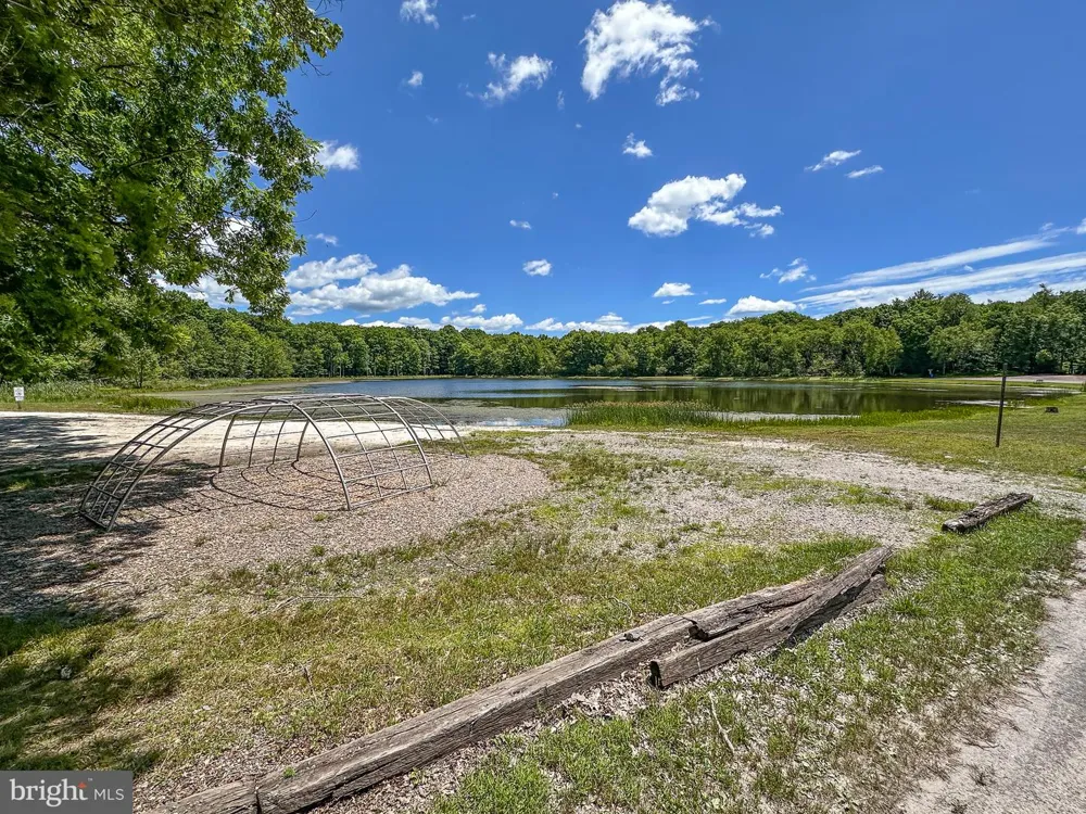 74 LAKE White Haven, PA 18661