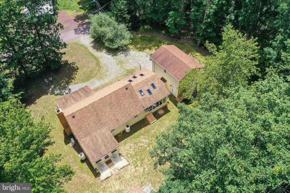 74 LAKE White Haven, PA 18661