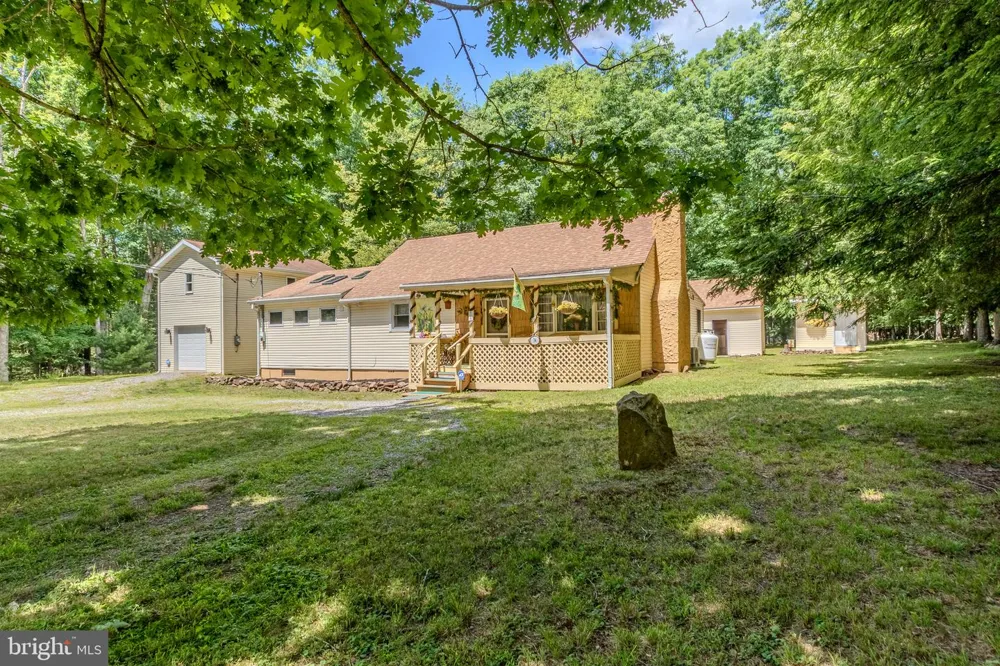 74 LAKE White Haven, PA 18661