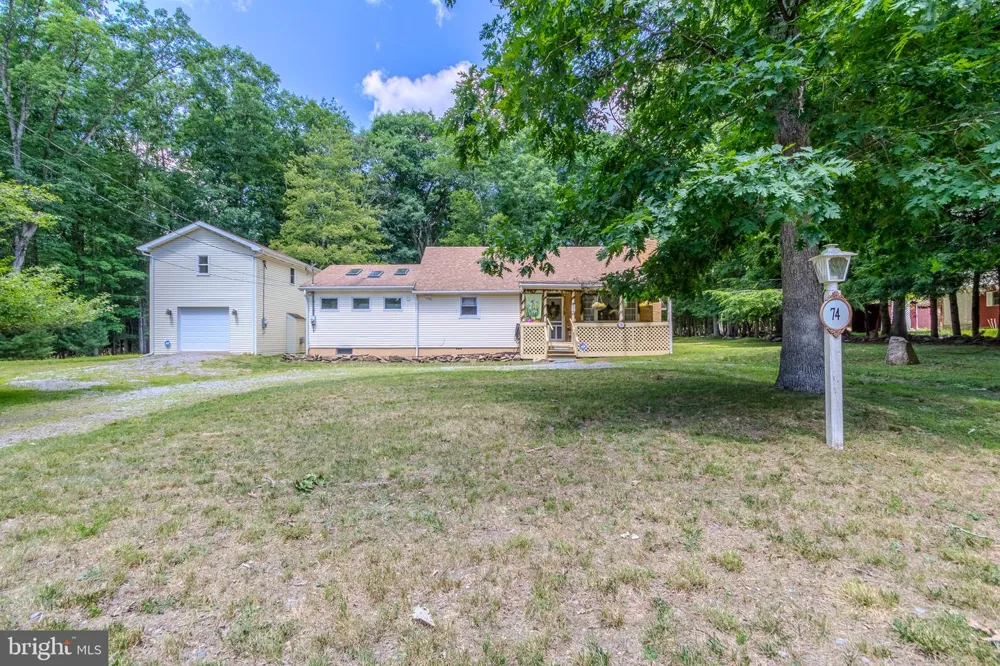 74 LAKE White Haven, PA 18661