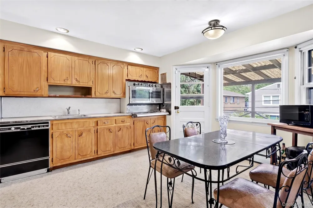 726 University Street Valley Stream, NY 11581