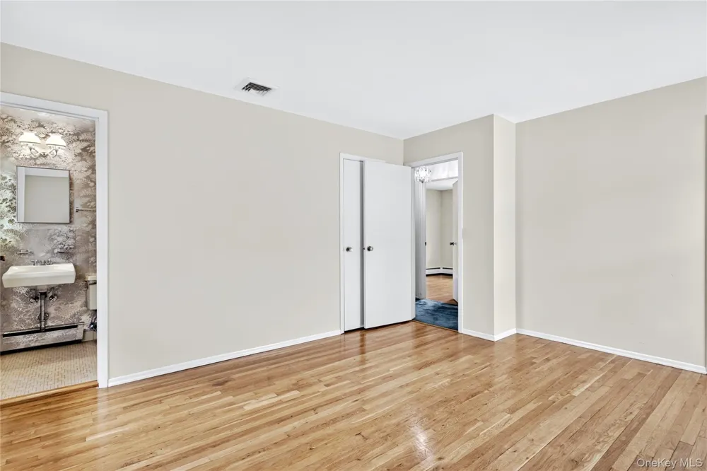 726 University Street Valley Stream, NY 11581