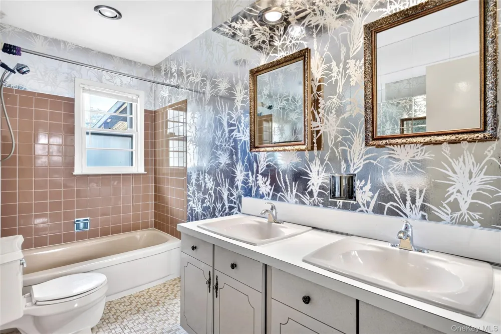 726 University Street Valley Stream, NY 11581