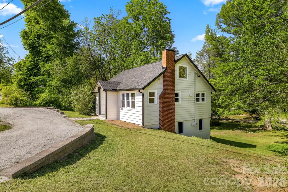 523 Harrison Avenue Franklin, NC 28734