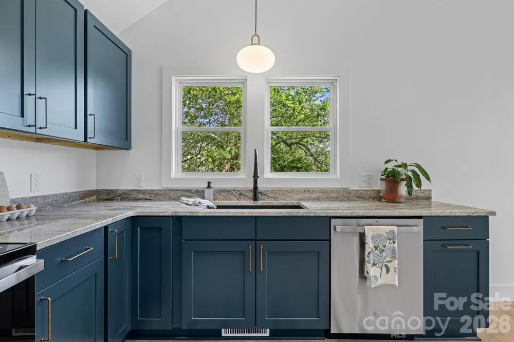 523 Harrison Avenue Franklin, NC 28734