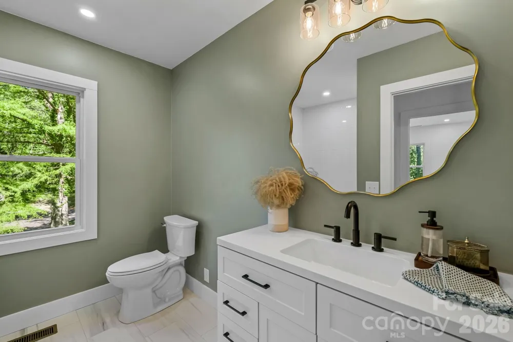 523 Harrison Avenue Franklin, NC 28734