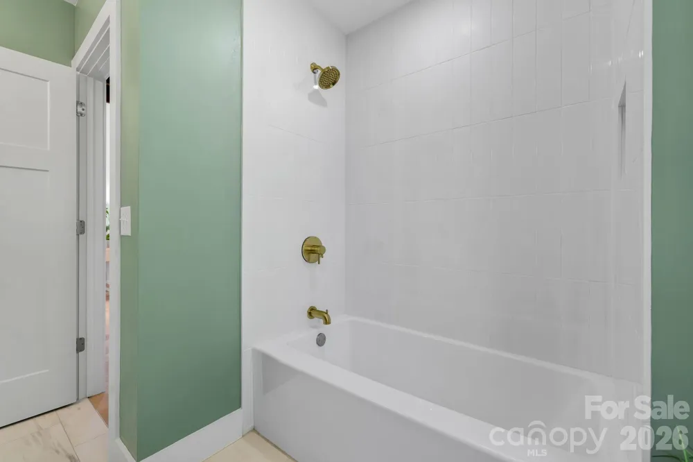 523 Harrison Avenue Franklin, NC 28734