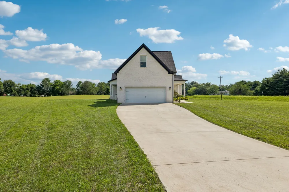 104 Aplin Branch Rd Cottontown, TN 37048