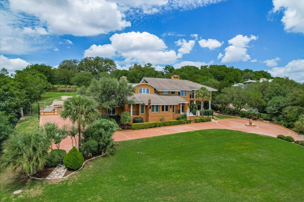 206 Las Lomas Drive West Lake Hills, TX 78746