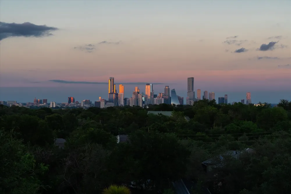 206 Las Lomas Drive West Lake Hills, TX 78746
