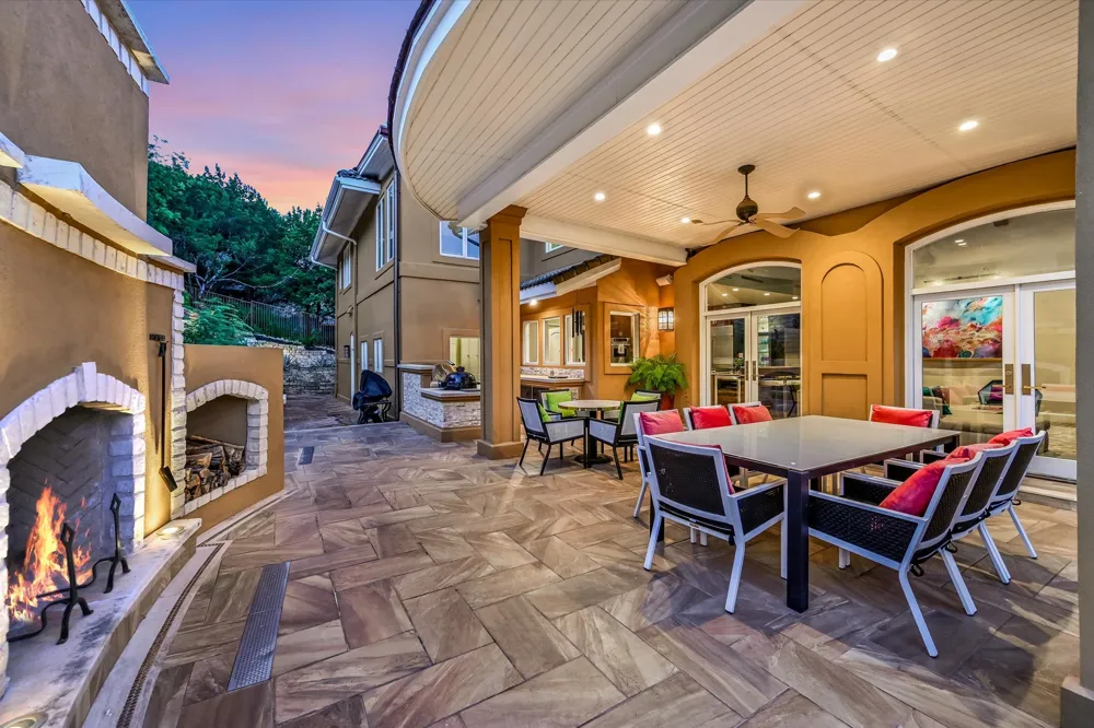206 Las Lomas Drive West Lake Hills, TX 78746