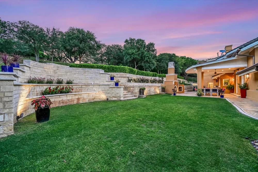 206 Las Lomas Drive West Lake Hills, TX 78746