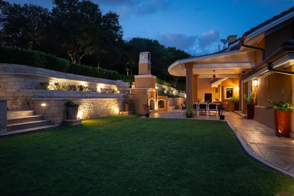 206 Las Lomas Drive West Lake Hills, TX 78746