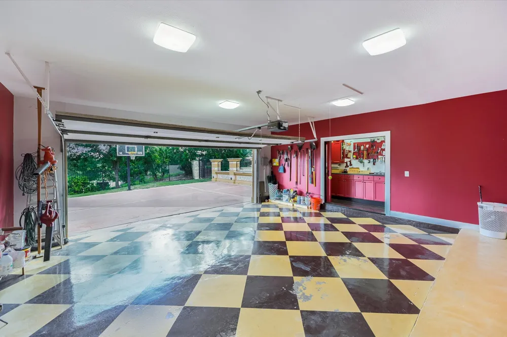 206 Las Lomas Drive West Lake Hills, TX 78746