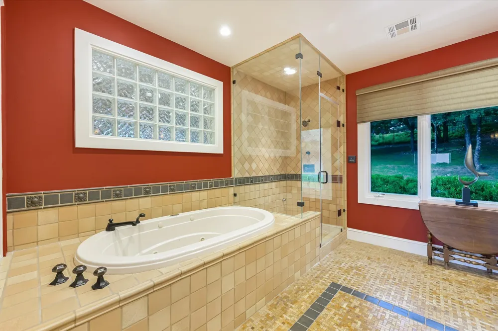 206 Las Lomas Drive West Lake Hills, TX 78746