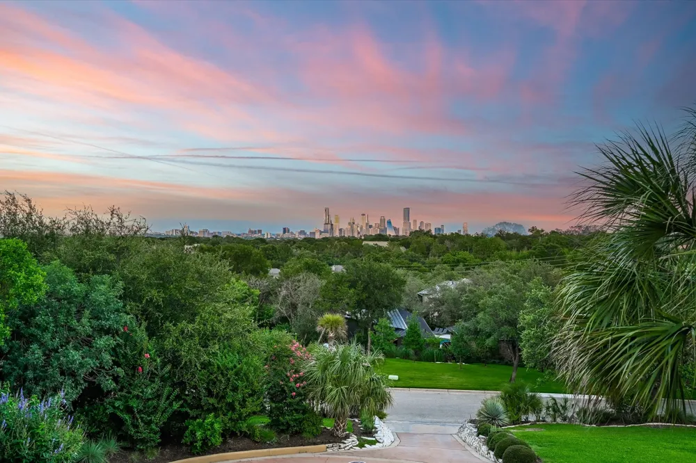206 Las Lomas Drive West Lake Hills, TX 78746