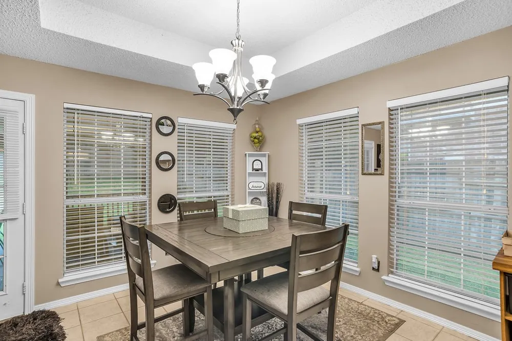 412 Glenbrook Drive Kennedale, TX 76060