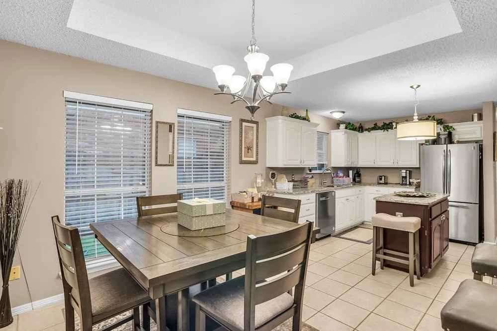 412 Glenbrook Drive Kennedale, TX 76060